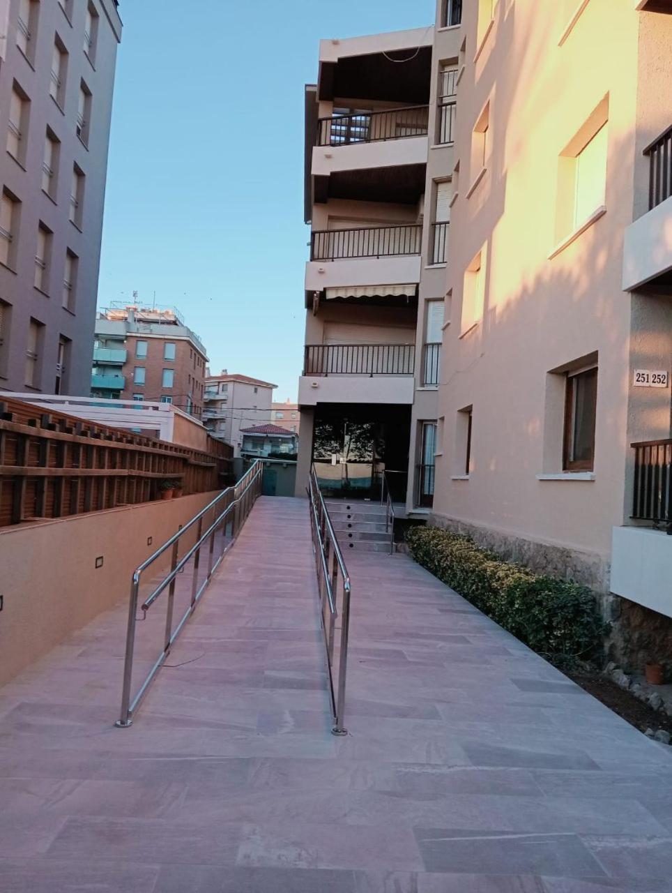 Espectaculares Vistas Al Mar En Segur De Calafell Apartment Exterior photo